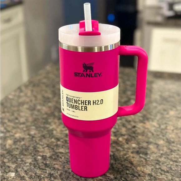 🌷🥤 💓 STANLEY PINK FUCHSIA 40oz Quencher Tumbler LIMITED EDITION 🌷🥤💓 - Picture 1 of 6